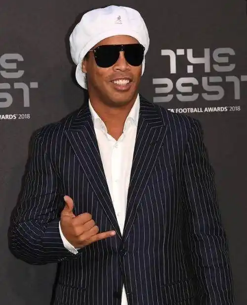 都展现出极 都展现出极