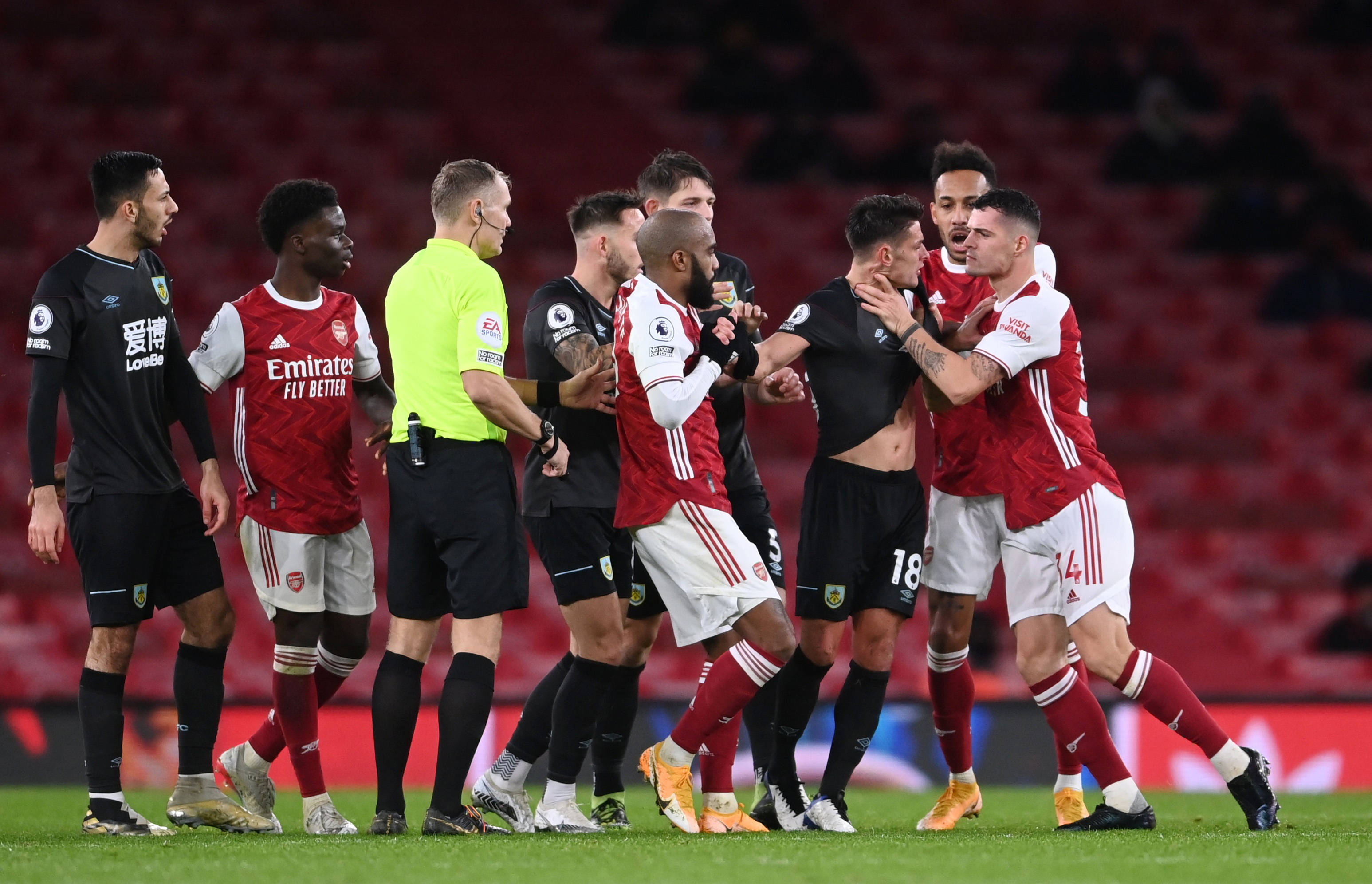 底撕裂了对 底撕裂了对